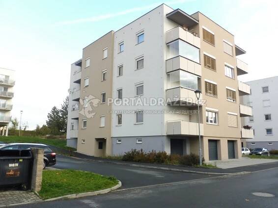 Bytová jednotka 3+1, lv 11747 č. jednotky 949/3 včetně 9072/135703 podílu na společných částech domu a pozemku, lv 11718, 11646 v obci klatovy, opakovaná dražba - elektronická dražba - Portál dražeb