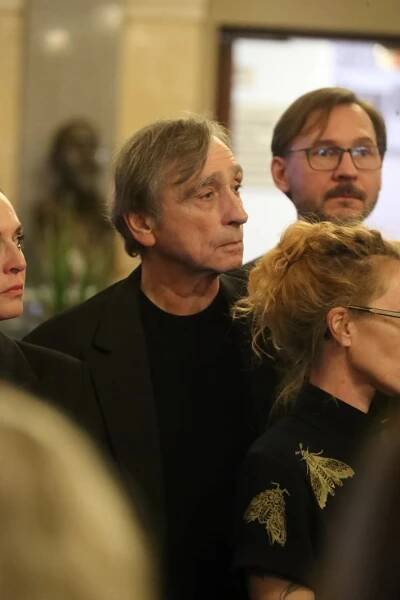 Nejsilnější okamžiky loučení s Janem Kačerem (†87): Slib Prachaře, Bartoška v lóži a nekončící potlesk