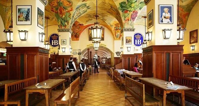 ミュンヘン:ビール&フードツアー+ディナー+オクトーバーフェスト博物館