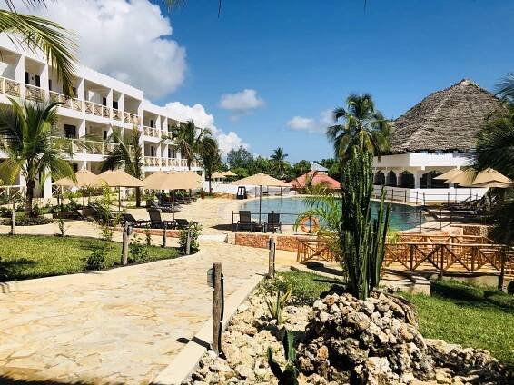 Paradise Beach Resort and Zanzibar Bay Resort. A Tropical Oasis to discover 2