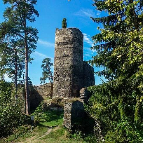 Zřícenina hradu Gutštejn - Konstantinovy Lázně, Západní Čechy | Regiontourist.cz