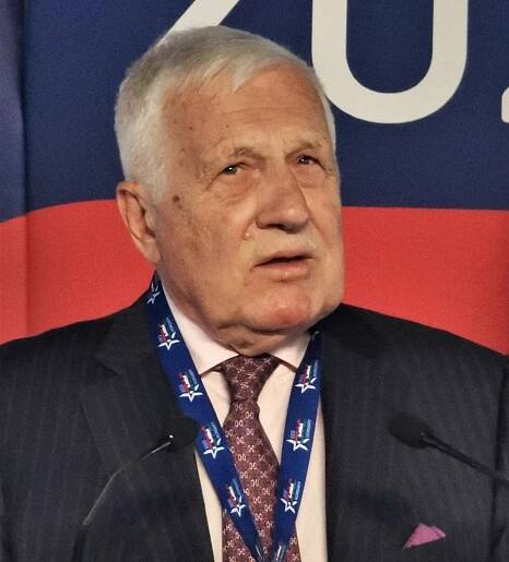 Soubor:Václav Klaus CPAC 2022 (cropped).jpg – Wikipedie