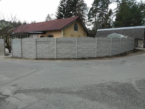 Plné ploty | Realizace plotů, ploty na klíč, oplocení, pletiva, betonové ploty Čáslav, Kutná Hora, Kolín, Uhlířské Janovice