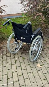 Zdravotnické pomůcky: repasovane - použité invalidní vozíky ( sportovní odlehčené aktivní klasik) atd
