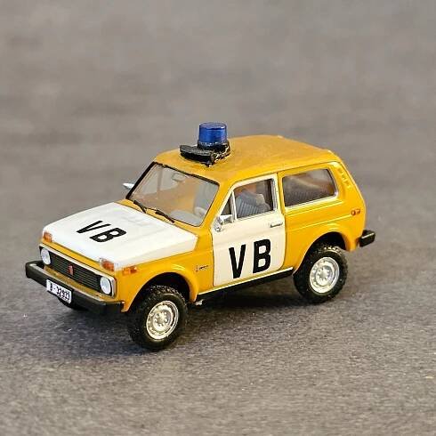 27. STARÝ MODEL AUTA - LADA VB (HO - 1:87)