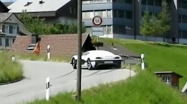 Richard Hammond těžce havaroval při natáčení, jeho vůz skončil v plamenech | Autoforum.cz