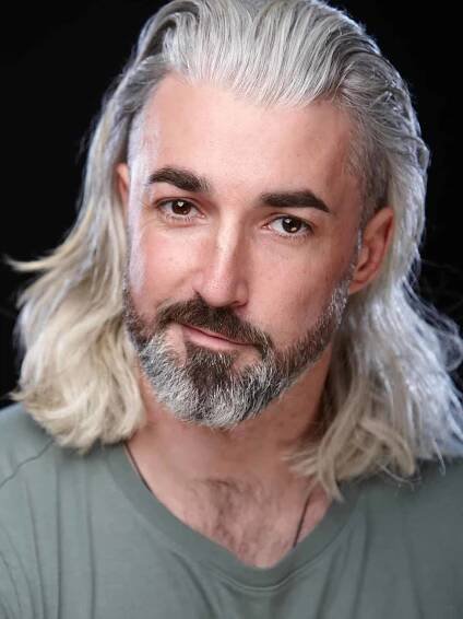 headshots-for-business-actors-social-media