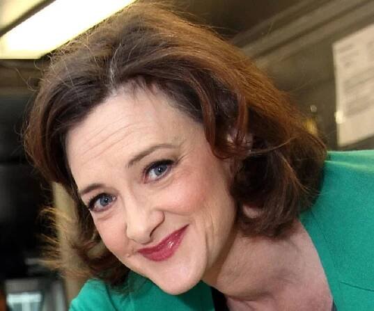 Joan Cusack Biography - Facts, Childhood, Family Life & Achievements