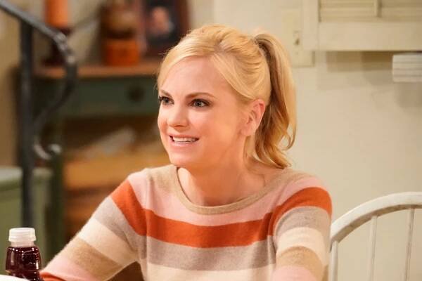 Anna Faris in Mom