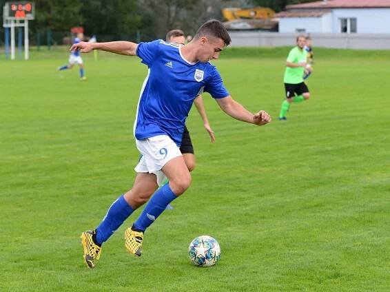 7. kolo I. B třídy, skupiny C: Slavoj Vrdy - FC Bílé Podolí 4:0.
