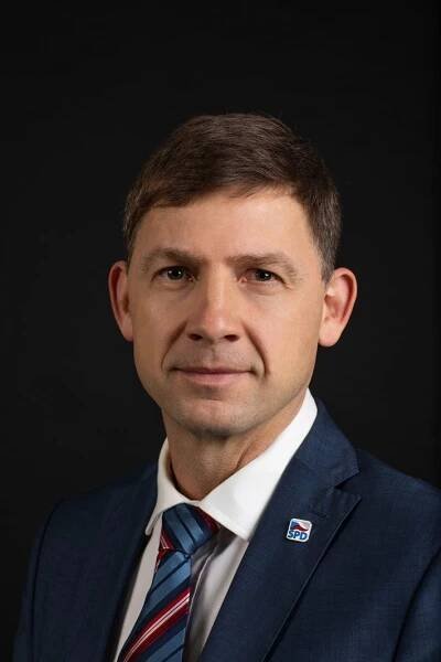 Klasův exporadce Petr Mach usiluje o návrat do Bruselu. Stanul v čele kandidátky SPD