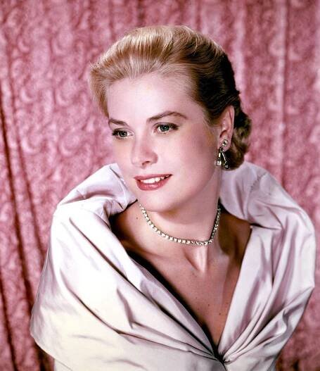 Hollywoodstar Grace Kelly, Filmikone und spätere Fürstin von Monaco verstarb am 14. September 1982 bei einem Autounfall. Wir zeigen Ihnen das bewegte und bewegende Leben der unvergessenen Gracia Patricia hier noch einmal in Bildern.