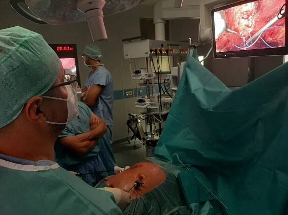 Operace břišní kýly a diastázy přímých břišních svalů
