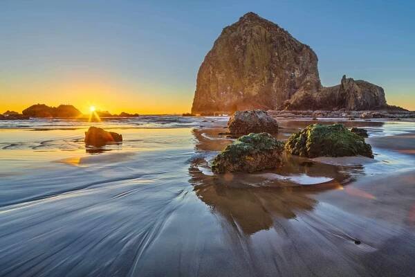 oregon pobřežní oblast spojených států - cannon beach - stock snímky, obrázky a fotky