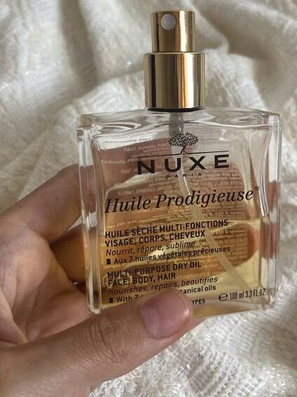 Recenze suchého oleje Nuxe Huile Prodigieuse | Primasenior.cz