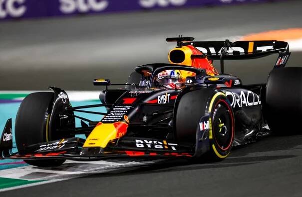 Veľká cena Saudskej Arábie 2025 dnes Zvíťazí v Jeddahu znova Max Verstappen?