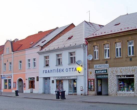 Soubor:Rakovník Husovo náměstí 124.jpg