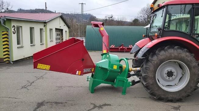 Štěpkovače za traktor / malotraktor BARAKUDA S PŘIPOJENÍM VLEČKY