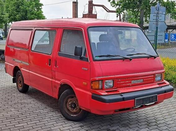 Mazda E 2200