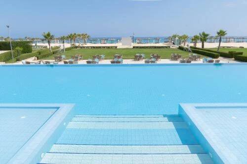 Bazén v ubytování Caesar Bay Resort nebo v jeho okolí