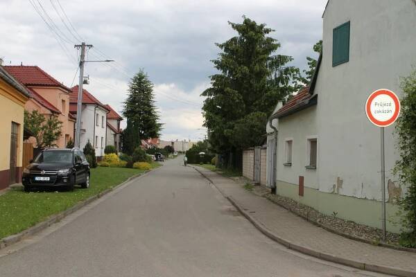 Kostelany nad Moravou, vesnice u řeky Moravy.