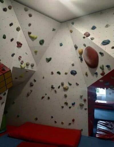 Boulder Bar Točna Jihlava. Bouldering - posilte celé tělo