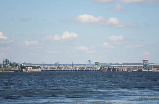 Soubor:Hydroelectric Dniprodzerzhynsk.JPG