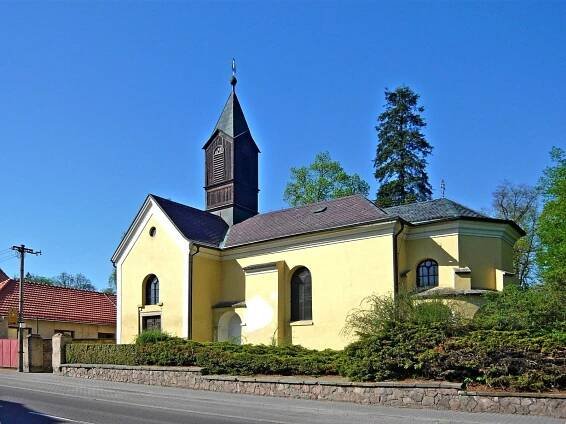 Fotografie - Chlumec nad Cidlinou-kostel Nejsvětější Trojice - 28.04.2012