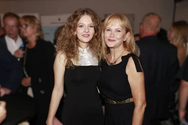 Simona Vrbická slaví 60. Po svém boku má přes 40 let frajera ze Sněženek a machrů