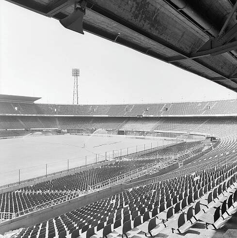 Soubor:Overzicht tribune en veld - Rotterdam - 20191830 - RCE.jpg – Wikipedie