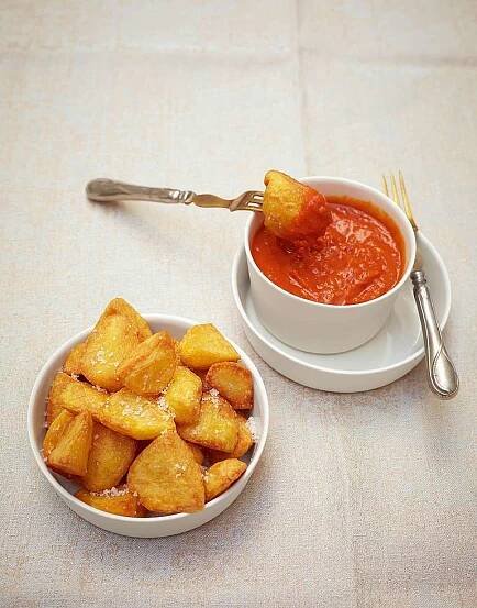 Vegane Patatas Bravas (Foto: © Vanessa Maas / Brandstätter Verlag)
