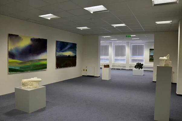 dvojitá dávka umění / Hudeček a Koléšek: MOSTRA Z OSTRA — galerietrinec.cz