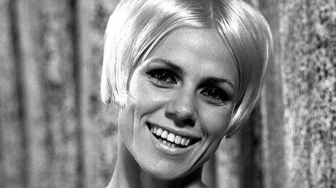 Slovenská Twiggy v minisukni. Talentovaná zpěvačka (32) podlehla rakovině