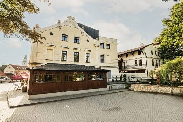 Hotel a okolí | Hotel, pivovar, restaurace - Jelínkova vila, Velké Meziříčí