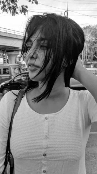 Take cues from Aishwarya Lekshmi on how to ace the monochrome pictures