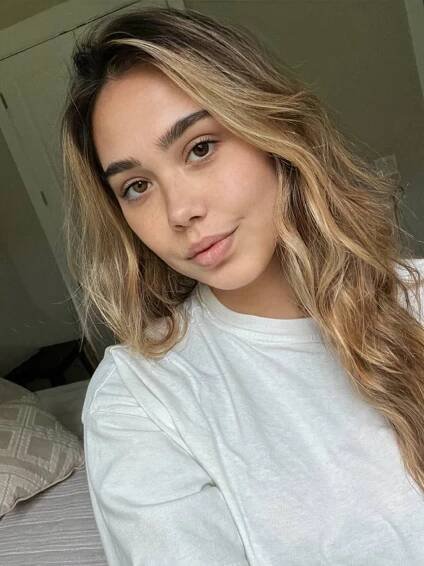 Lexi Rae - Cheek, Lip, Eyebrow, Shoulder, Eyelash, Jaw, F...