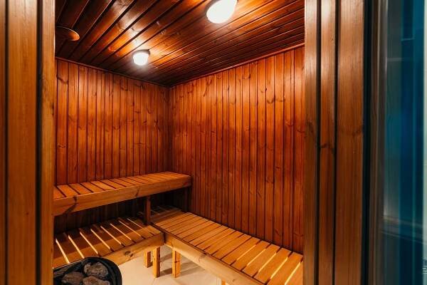 Vířivka, sauna, privátní lázeň a pivo pro 2 osoby | Slevomat.cz