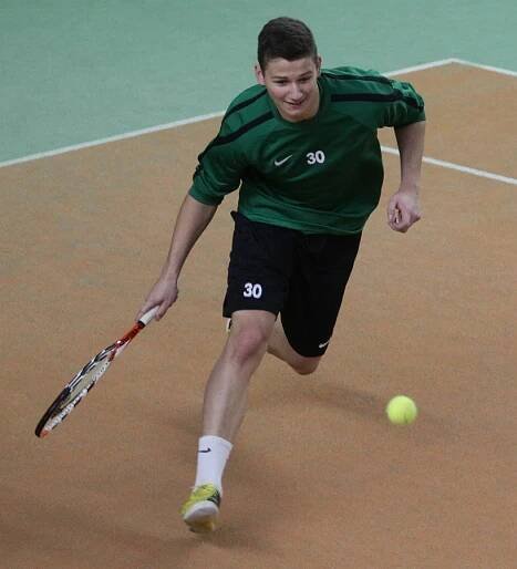 Fotbalisté Baumitu si vyzkoušeli tenis v hale