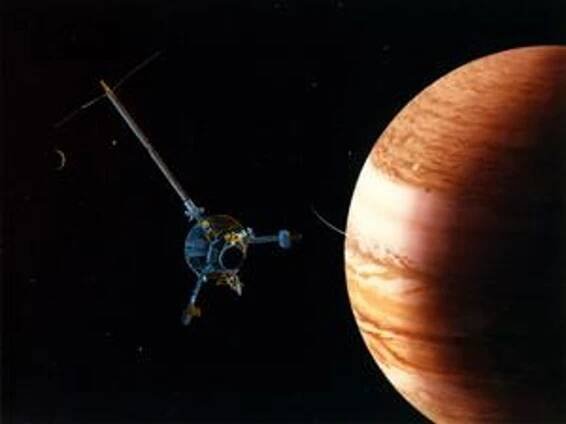 Sonda Juno preletela najbližšie k mesiacu Jupitera za posledných 20 rokov