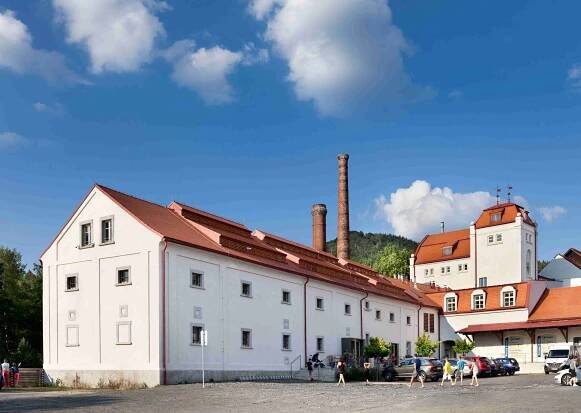 Žatecký chmel a voda z úpatí Lužických hor se snoubí v pivovaru Cvikov