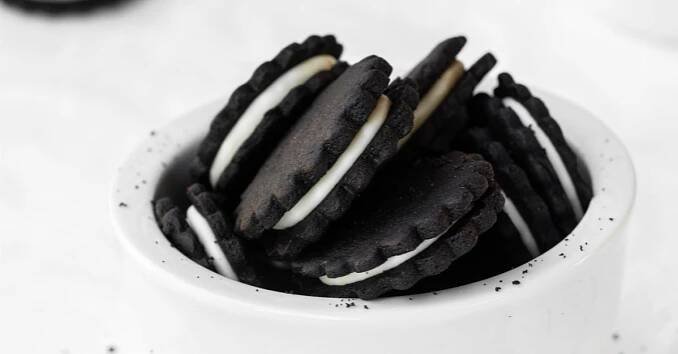 Domácí Oreo sušenky s tvarohovou náplní | Prima Fresh