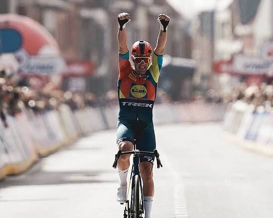 Mads Pedersen dosiahol tretie víťazstvo na Gent-Wevelgem po šialenom 56-kilometrovom sóle – Biker.sk