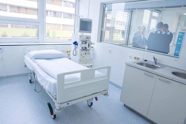 Vsetínská nemocnice má nové dialyzační středisko za 120 milionů korun