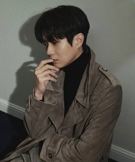 Lee Tang TV Series A Killer Paradox 2024 Choi Woo-Shik Brown Trench Coat