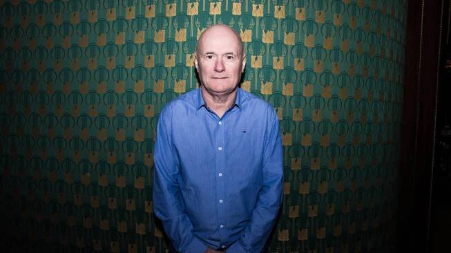 Chci, aby mě zašlápla Godzilla, říká komik Dave Johns. Hvězda Loachova filmu měla stand-up v Praze