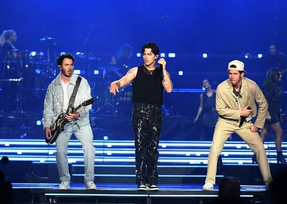 Zpěvák Joe Jonas: Spiknutí bejvalek?! Sophie bydlí u Taylor