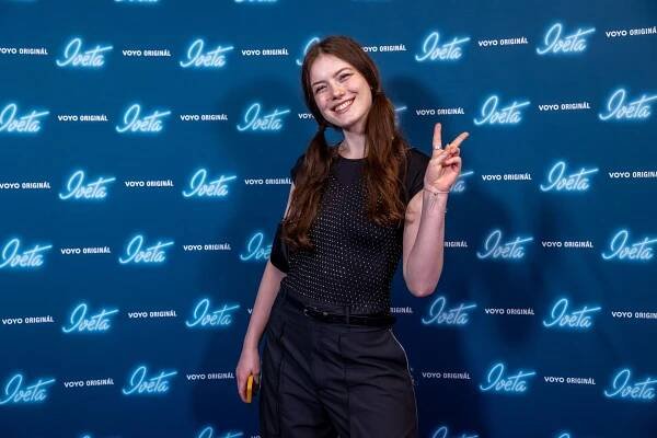 Sára Korbelová alias Kristýna z Ulice na premiéře Ivety - Sára Korbelová (3/7)
