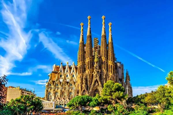 Sagrada-Familia-in-Barcelona-Španělsko