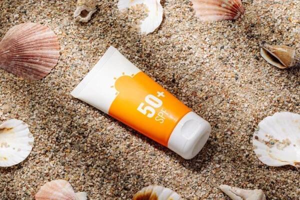 Sun Protection Factor (SPF): Co znamená číslo na opalovacím krému?