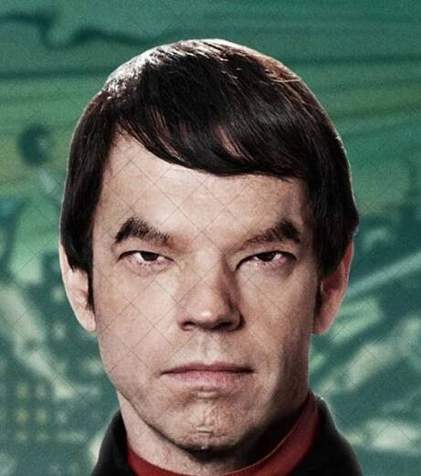 Hugo Weaving